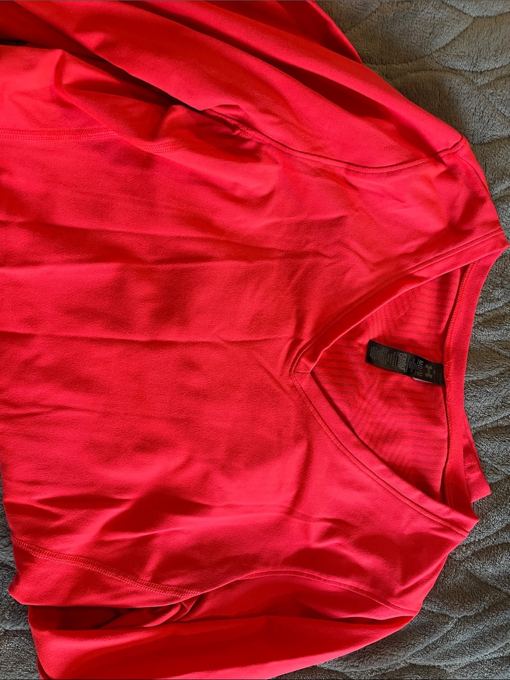Women's V-Neck Active Top in Bright pink